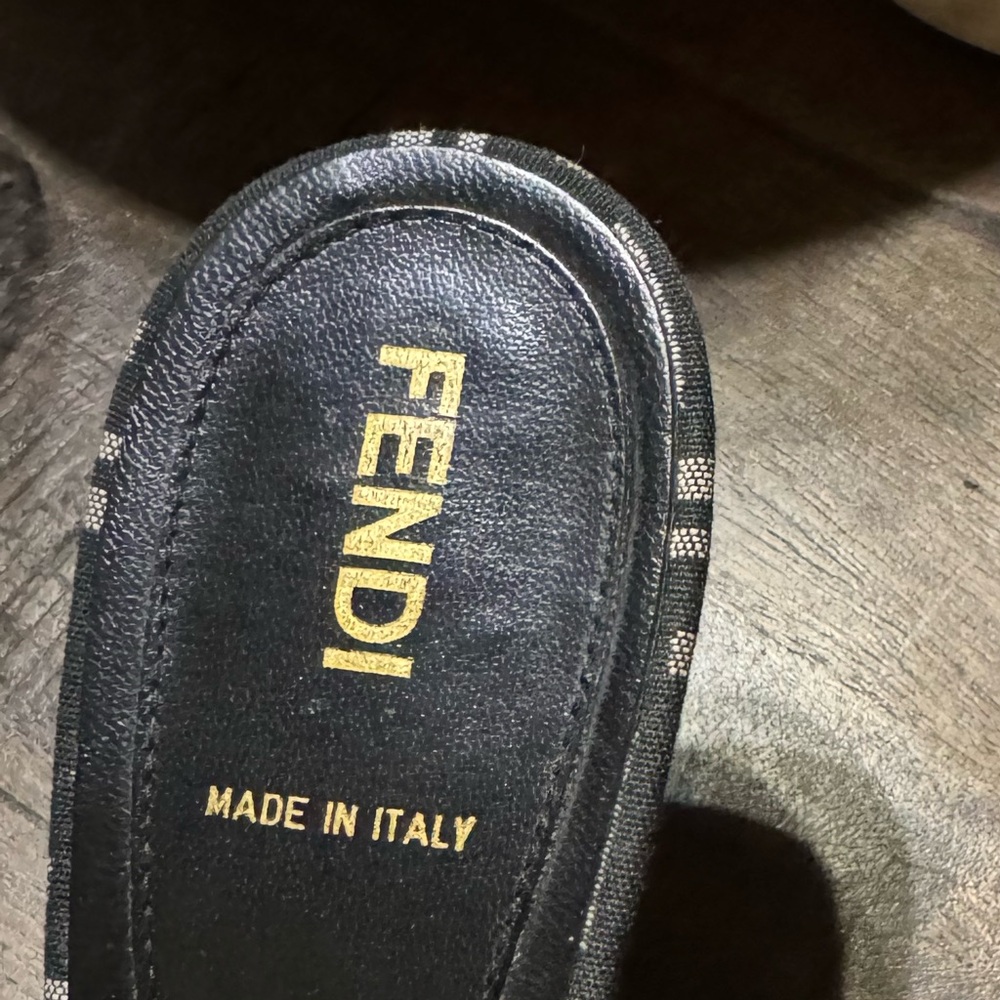 EUC Fendi Zucca FF Logo Canvas Slides size 38 - Picture 5 of 7